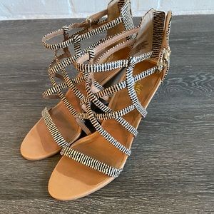 Striped-strappy wedged heels